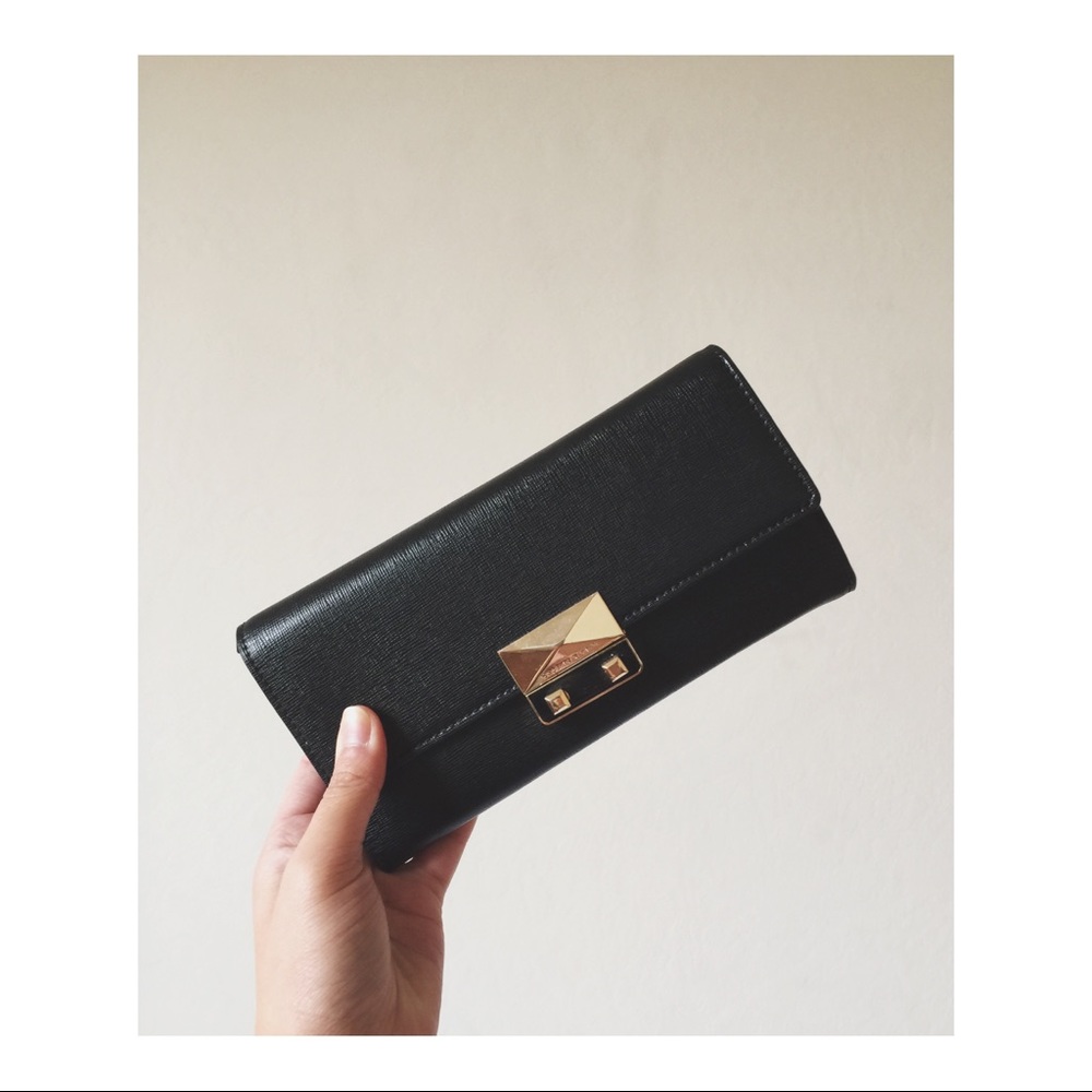 ✨UNAVAILABLE ✨ Charles & Keith wallet